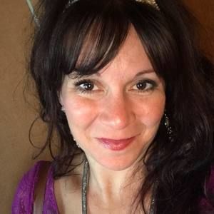 Meet your Posher, Yvette